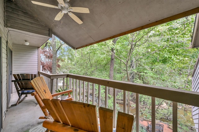 balcony featuring ceiling fan