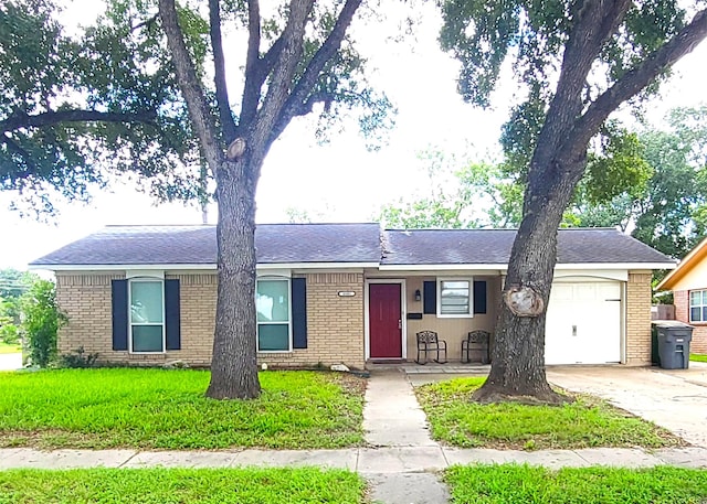 single story home featuring a garage