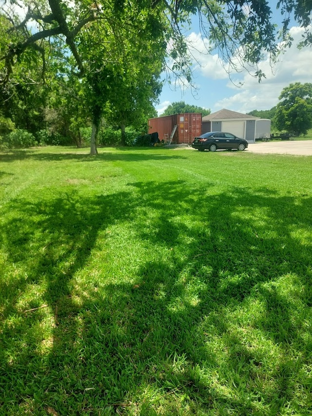 Listing photo 2 for 425 N Pine Rd, Texas City TX 77591