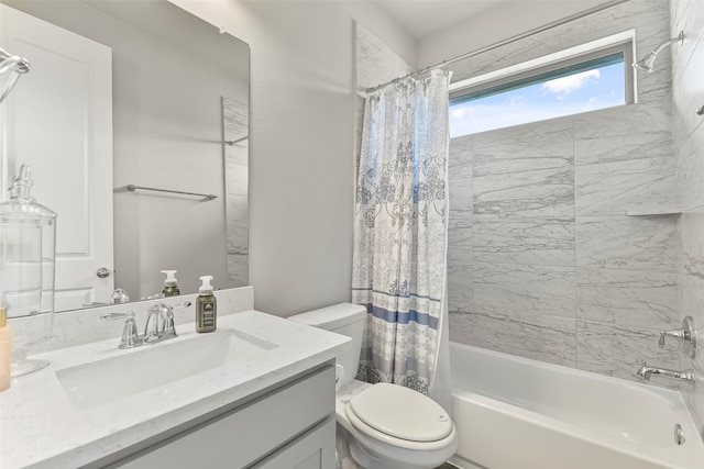 full bathroom featuring shower / tub combo with curtain, vanity, and toilet