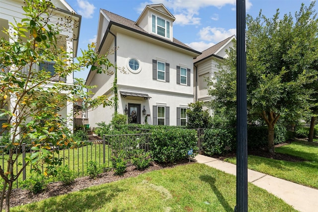 view of front of house with a front yard