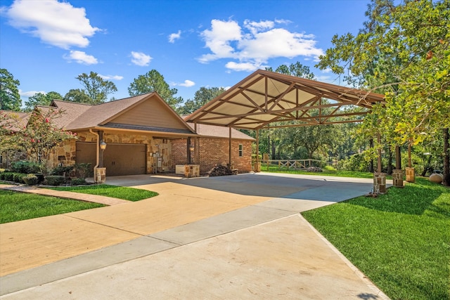 view of front of home featuring a front lawn