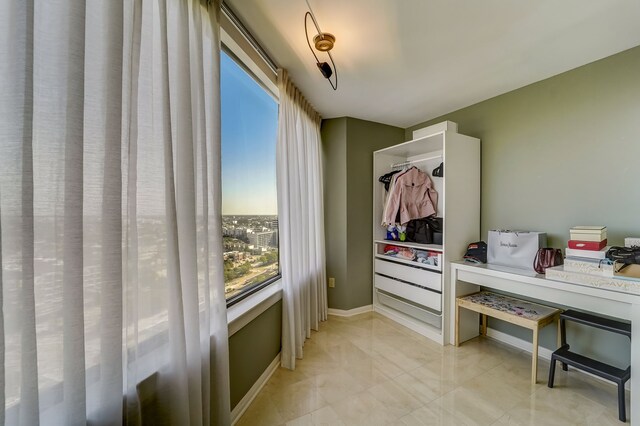 mudroom featuring baseboards