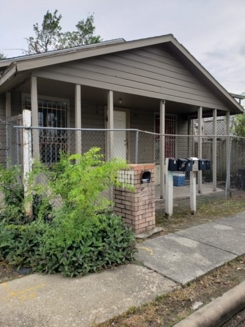 view of front of property