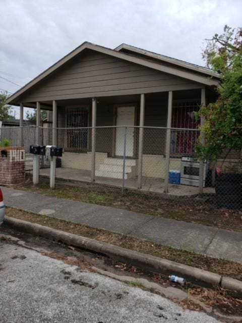 1410 Finch St, Houston, TX 77009 - view of front of property
