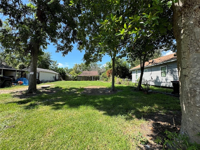 Listing photo 3 for 213 E Adoue St, Baytown TX 77520