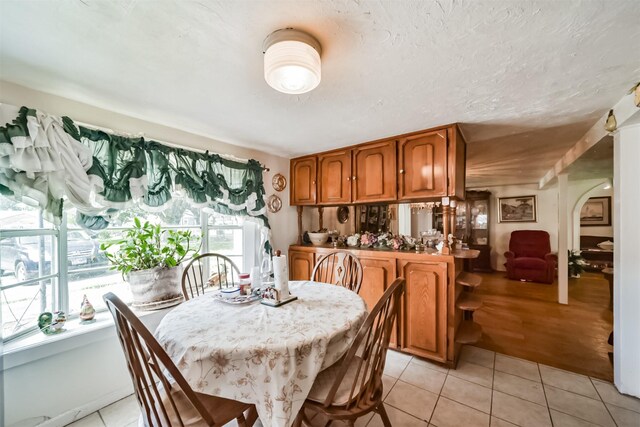 dining room with light hardwood / wood-style floors