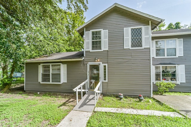 3014 Caplin St, Houston, TX 77026 - view of front of house featuring a front lawn
