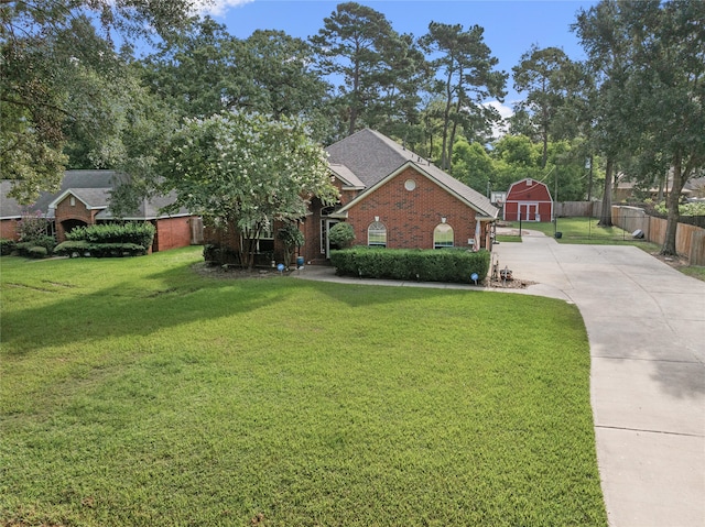 view of front of house featuring a front yard