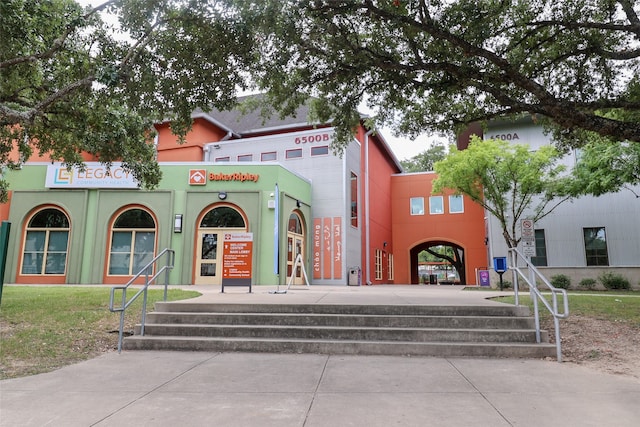 view of front of house