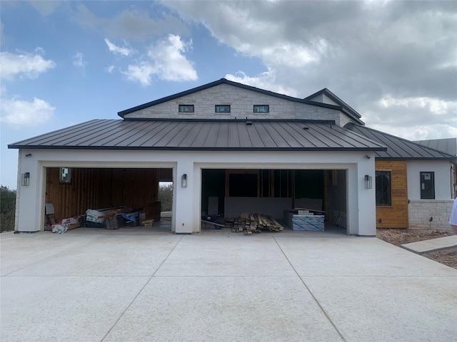 exterior space featuring driveway