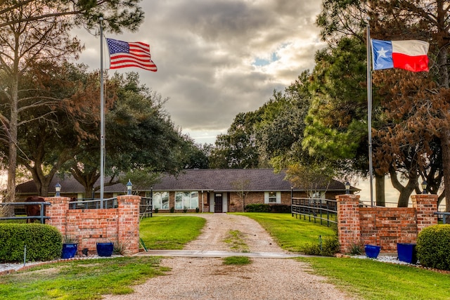 view of front of property with a front lawn