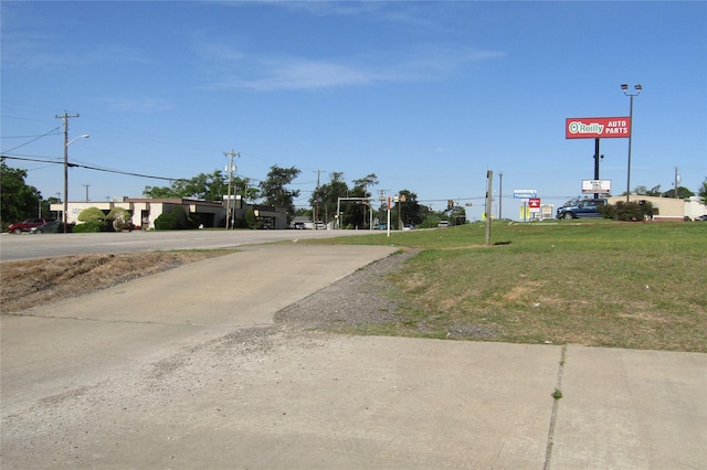 Listing photo 2 for 614 W Church St, Livingston TX 77351