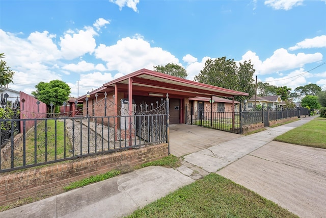 view of front of house with a front lawn