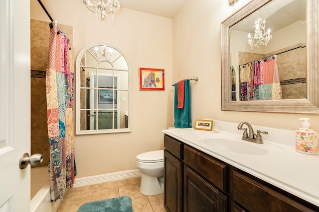 full bathroom with shower / tub combo with curtain, tile patterned flooring, vanity, a notable chandelier, and toilet