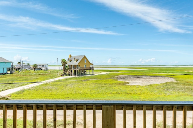 view of yard featuring a water view