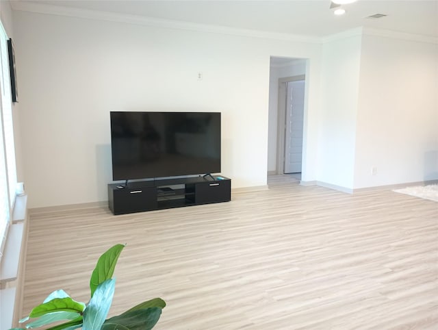 3335 Balboa Grove Ln, Missouri City, TX 77459 - living room featuring ornamental molding, visible vents, recessed lighting, wood finished floors, and baseboards