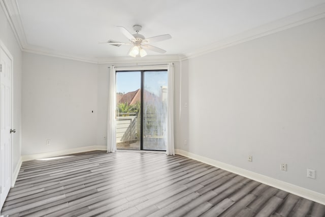 empty room with ceiling fan, ornamental molding, and light hardwood / wood-style flooring