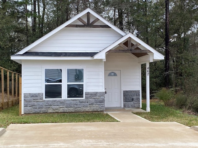 view of front of property