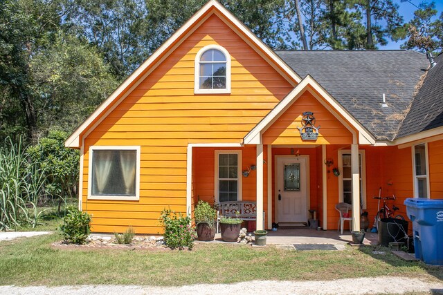 view of front facade featuring covered porch