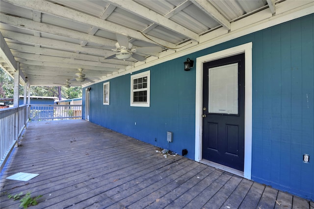 deck with ceiling fan