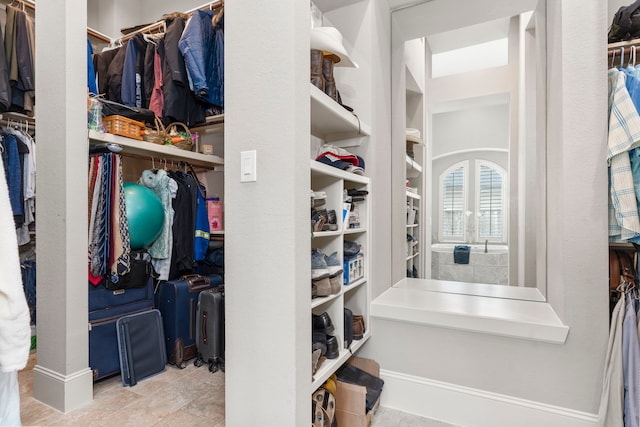 view of spacious closet