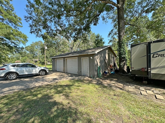 exterior space featuring a yard