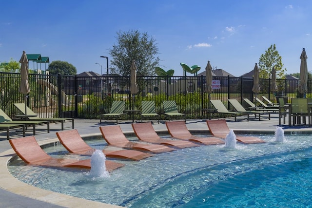 view of swimming pool