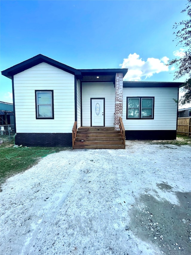 view of front of property