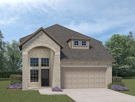 view of front of home featuring a front lawn