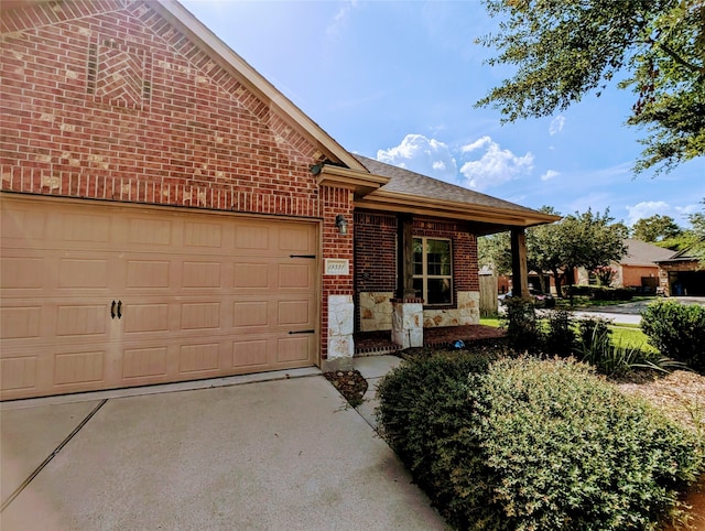 view of front facade with a garage