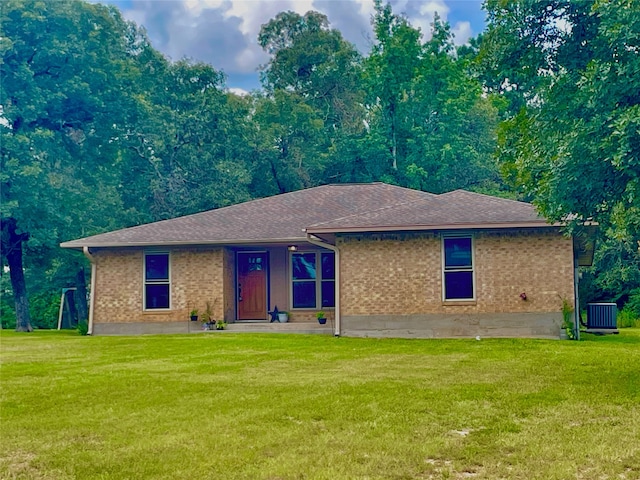 view of front of home with a front yard