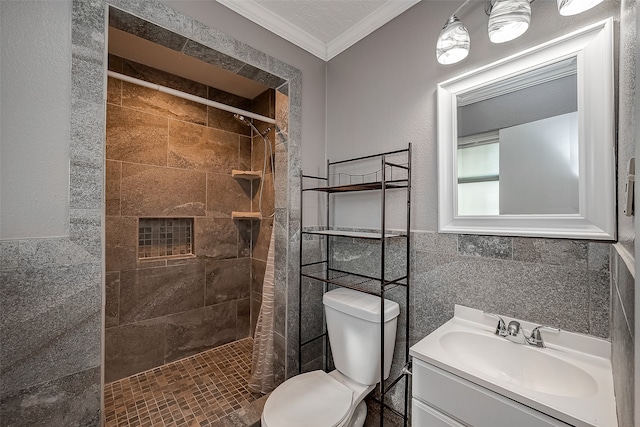 bathroom with a shower with curtain, toilet, crown molding, and vanity