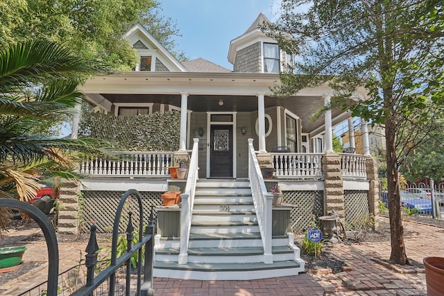 view of front of property featuring a porch