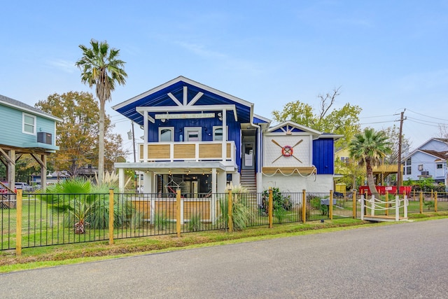 view of front of house with a front yard