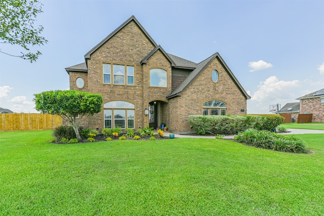 view of front of house featuring a front yard