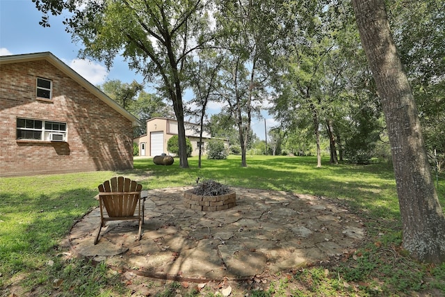 view of yard featuring a patio area