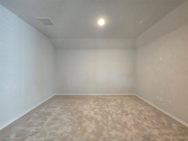 spare room with carpet flooring