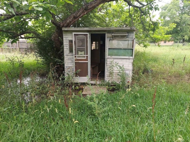 view of outbuilding