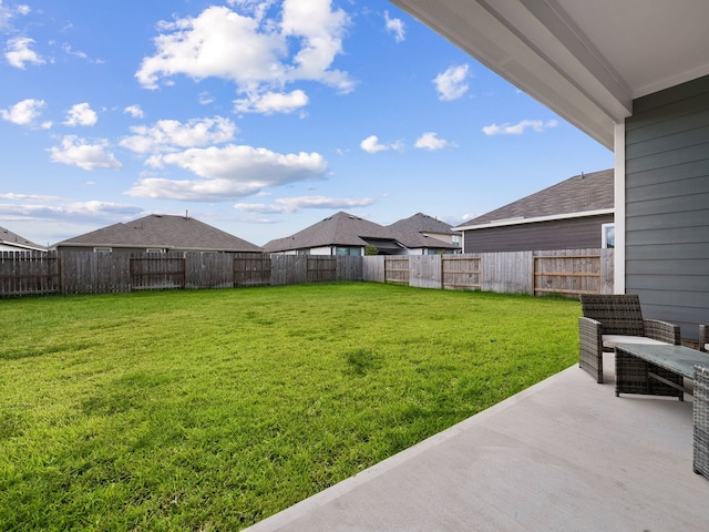 view of yard featuring a patio area