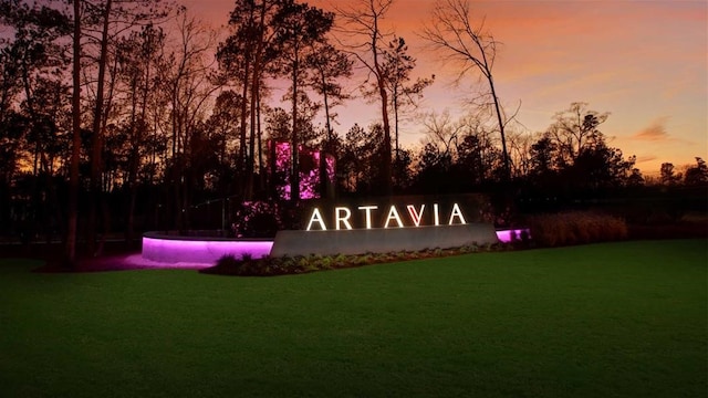 17711 Monarch Vista Ln, Conroe, TX 77302 - community / neighborhood sign featuring a lawn