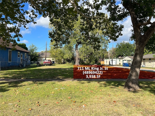 Listing photo 2 for 711 Ml King Jr St, Texas City TX 77590