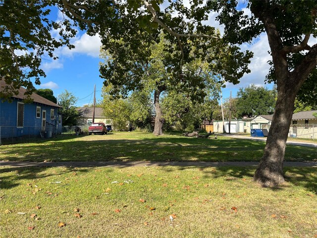 711 Ml King Jr St, Texas City, TX 77590 - photo 1