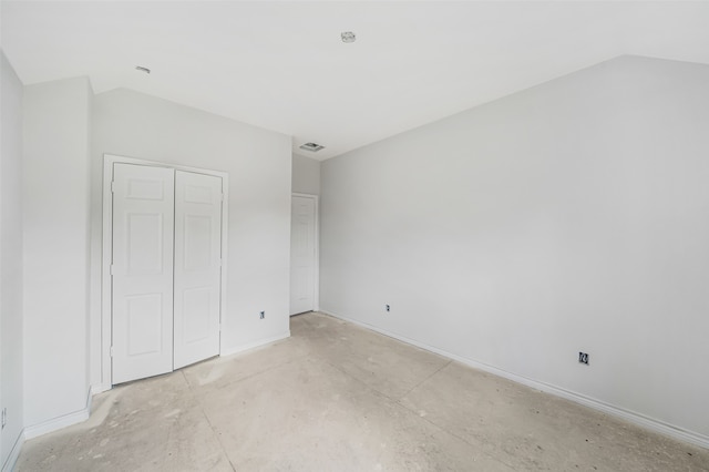 unfurnished bedroom featuring a closet