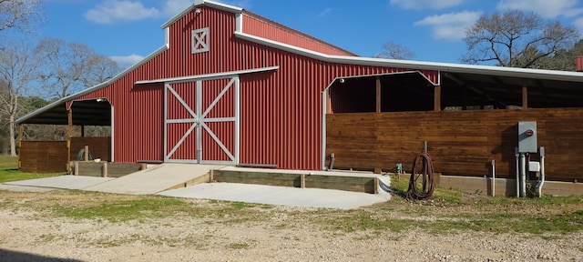 view of outbuilding