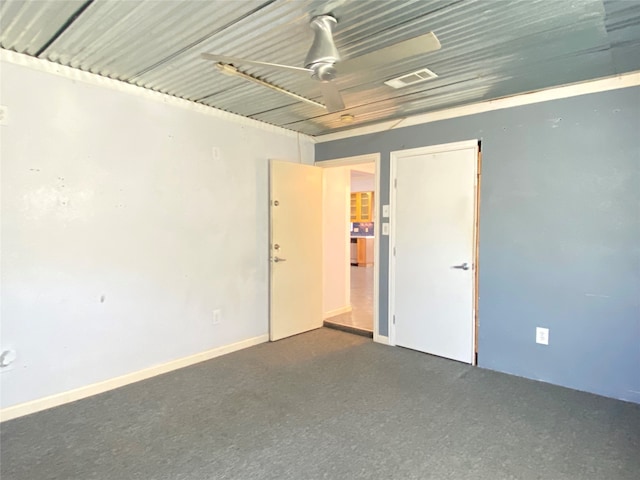 empty room with ceiling fan