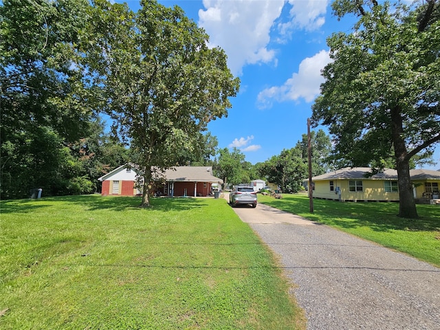 view of front of property with a front yard