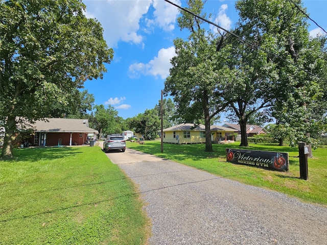 view of front of property with a front yard