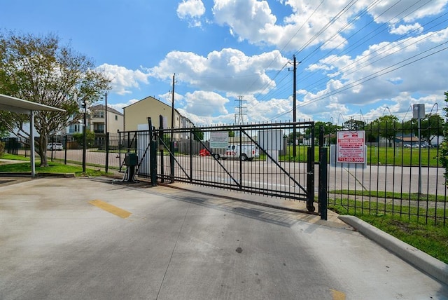 2110 Wilcrest Dr Unit 123, Houston, TX 77042 - view of gate