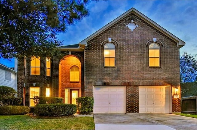 view of front facade featuring a garage